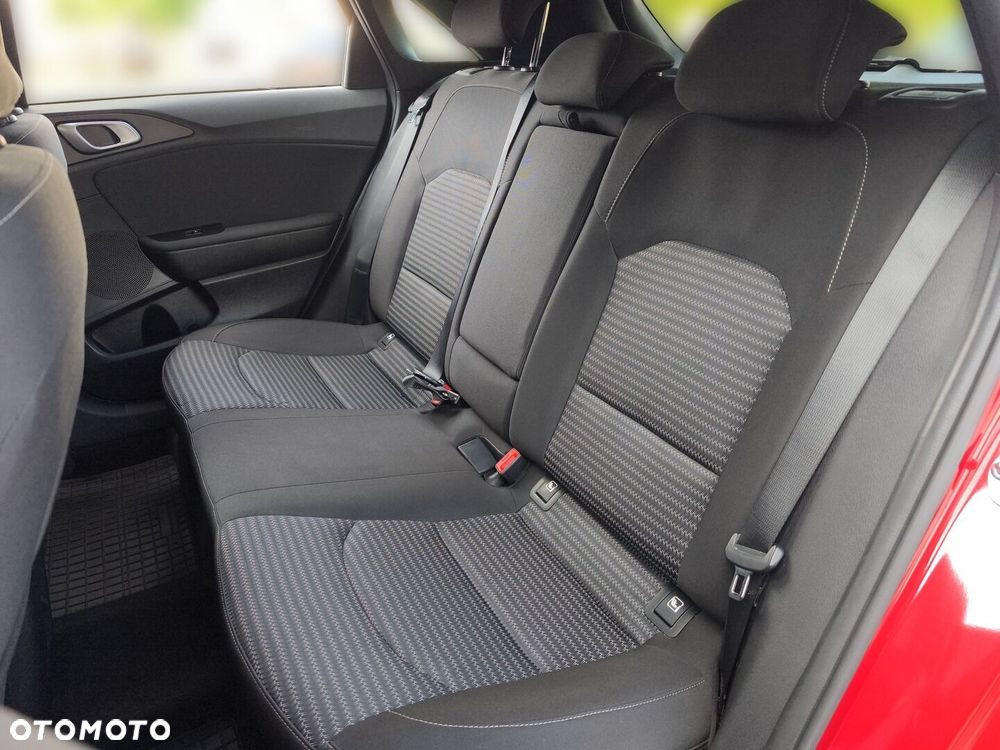 Kia Ceed 1.5 T-GDI M DCT - 14