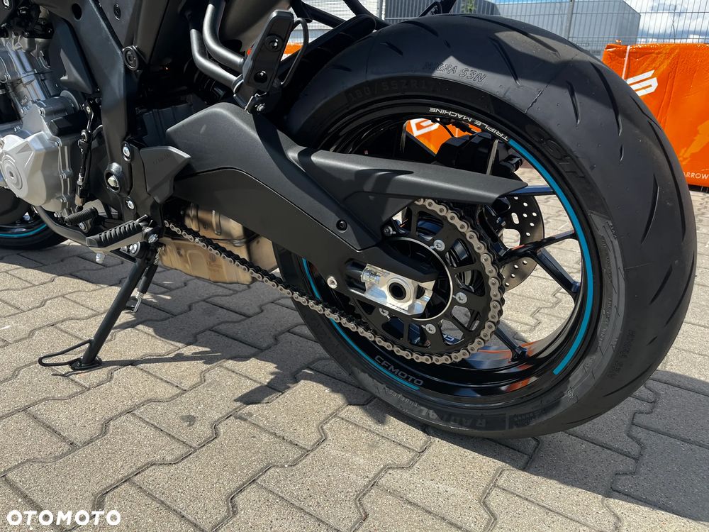 CFMoto 675NK - 15