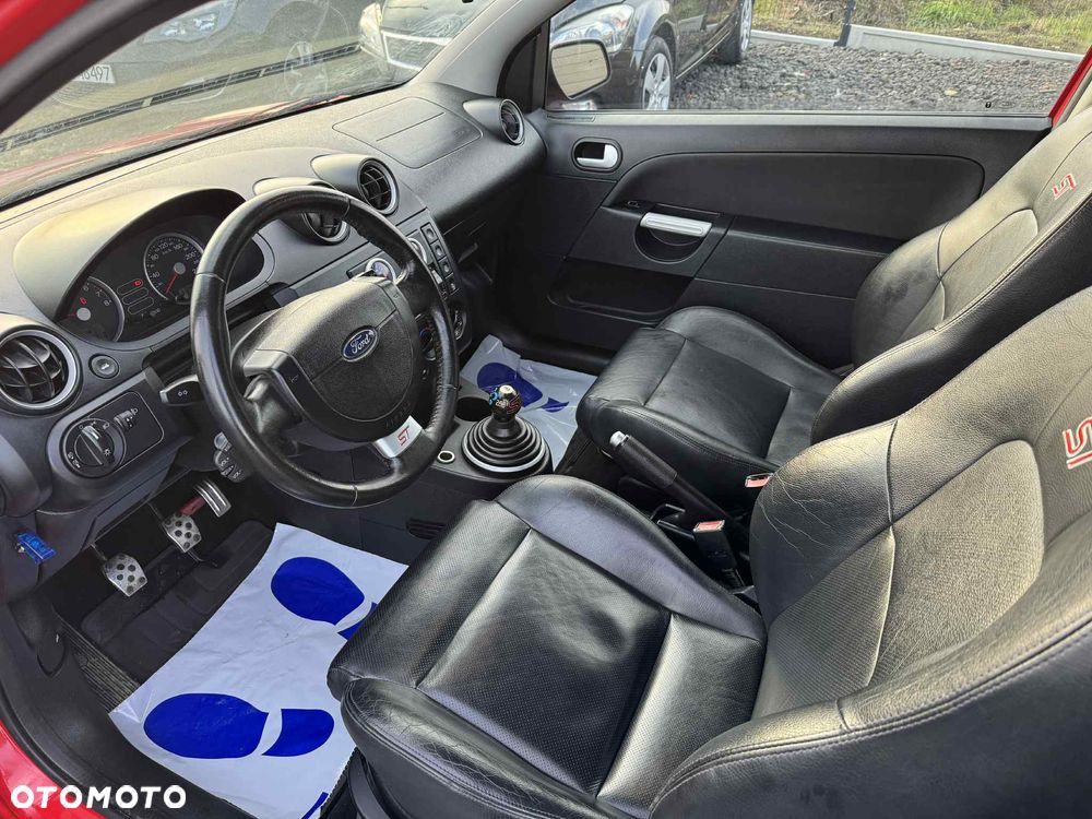 Ford Fiesta 2.0 ST - 11
