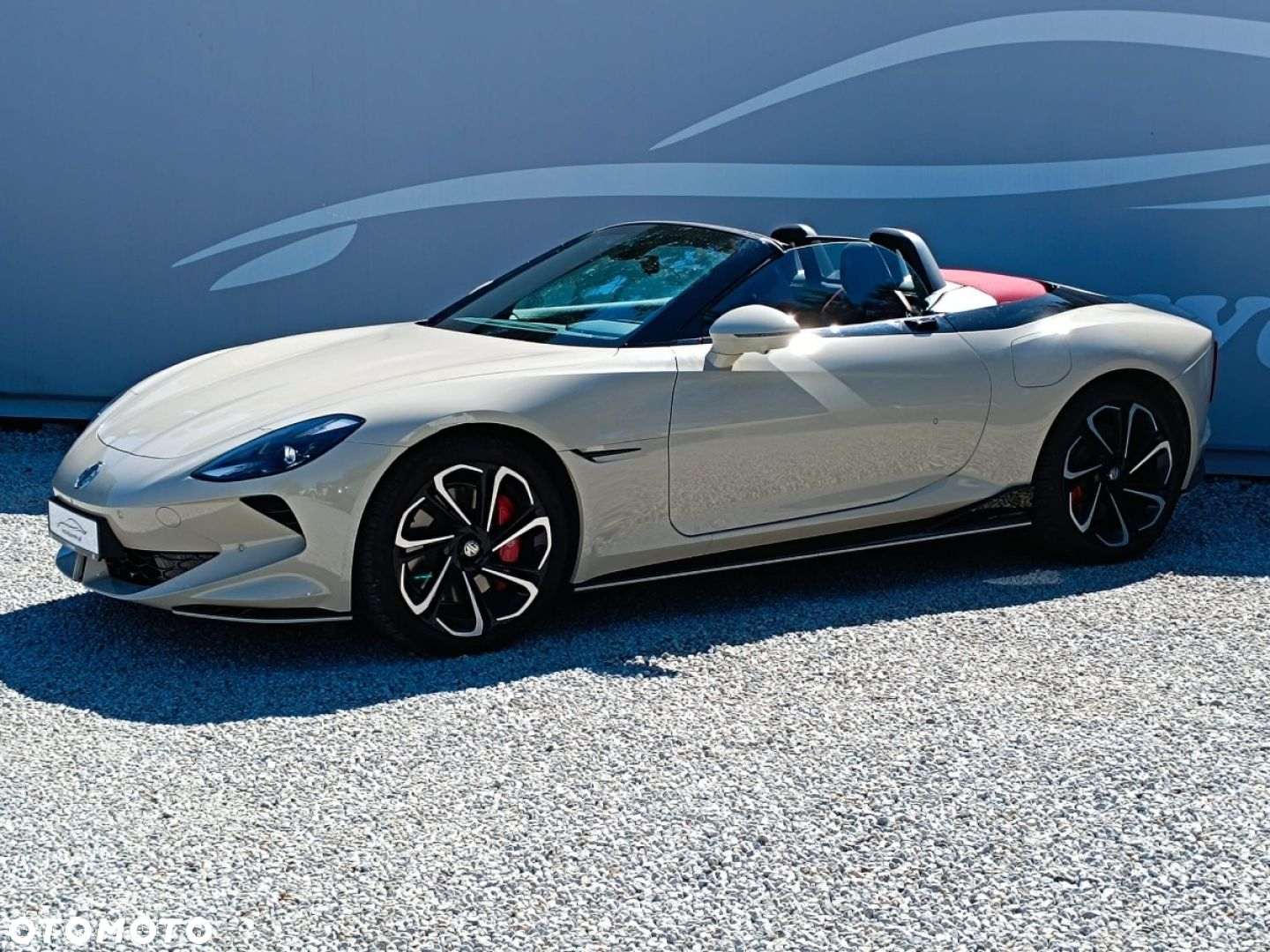 MG Cyberster 77kWh AWD Czerwony Dach - 10