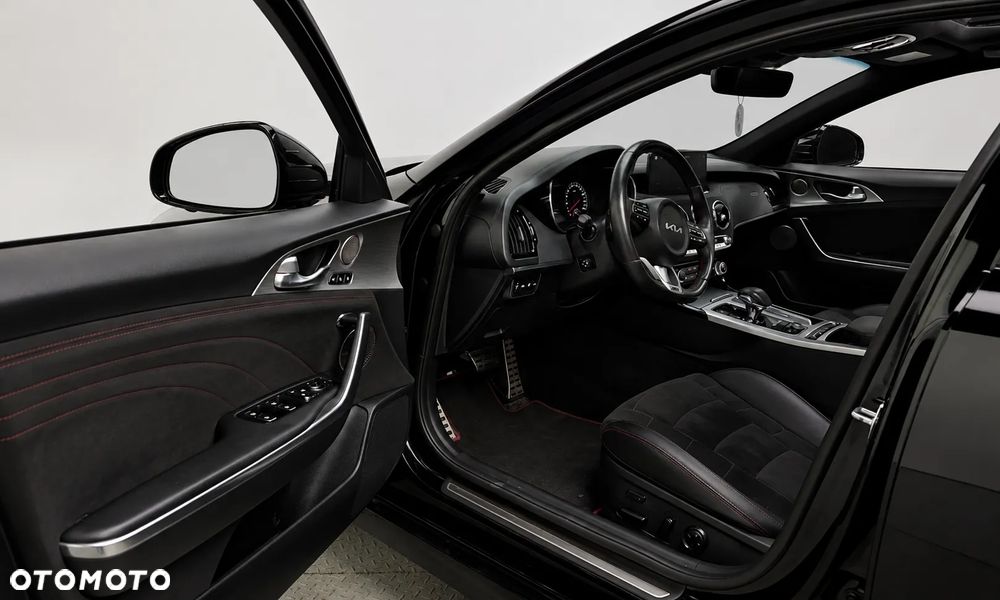 Kia Stinger 3.3 T-GDI V6 GT AWD - 9