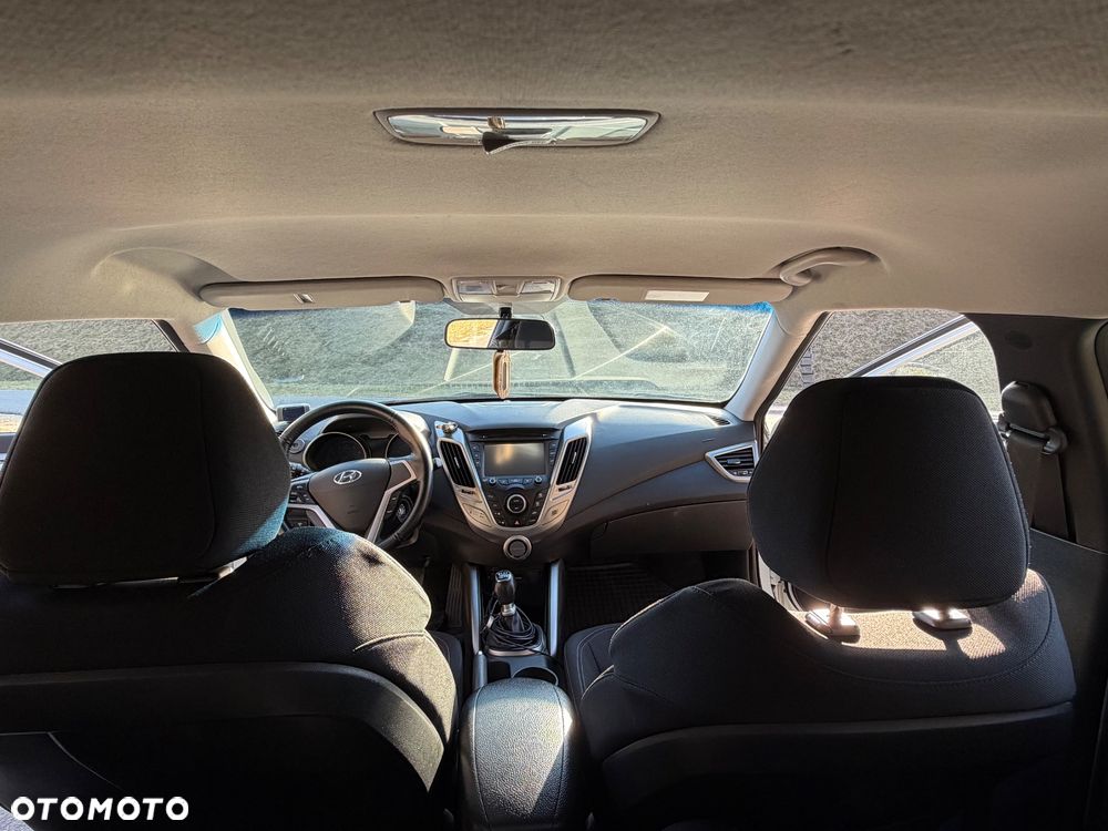 Hyundai Veloster 1.6 GDI Comfort - 9