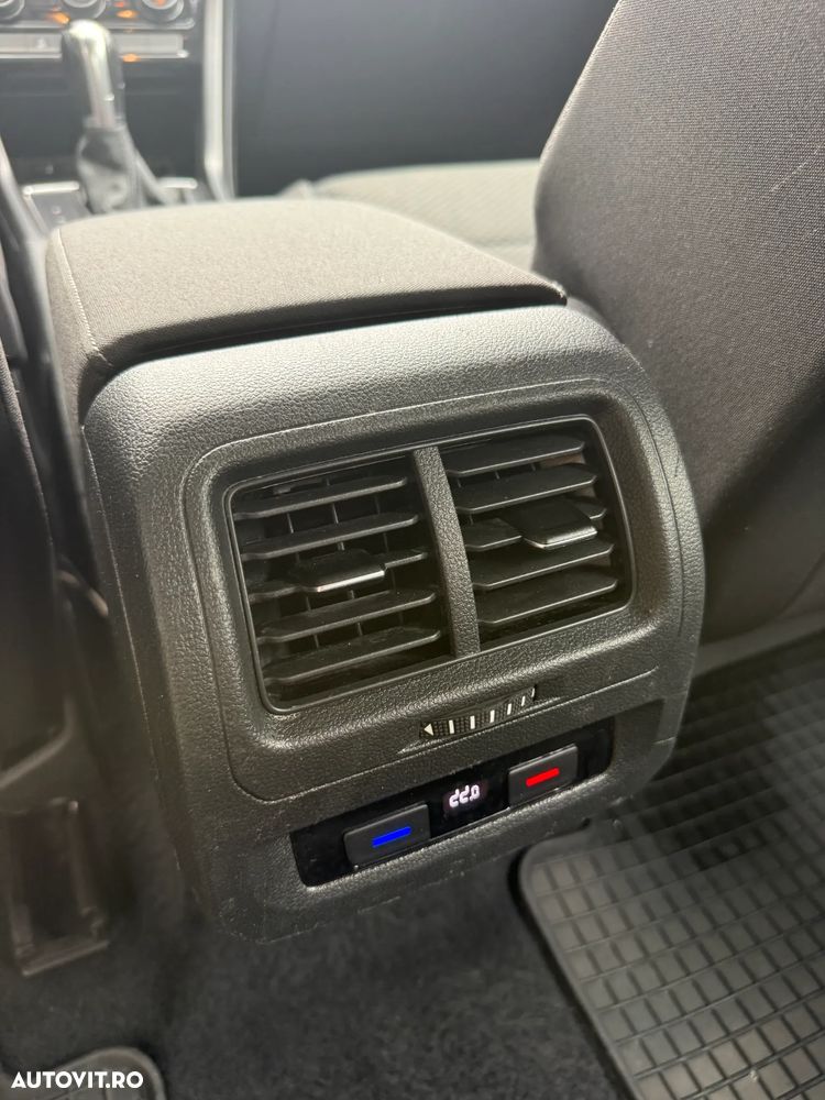 Volkswagen Touran - 24