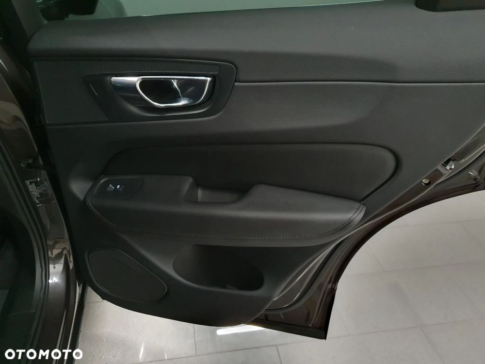 Volvo XC 60 B4 D AWD Geartronic Inscription - 22