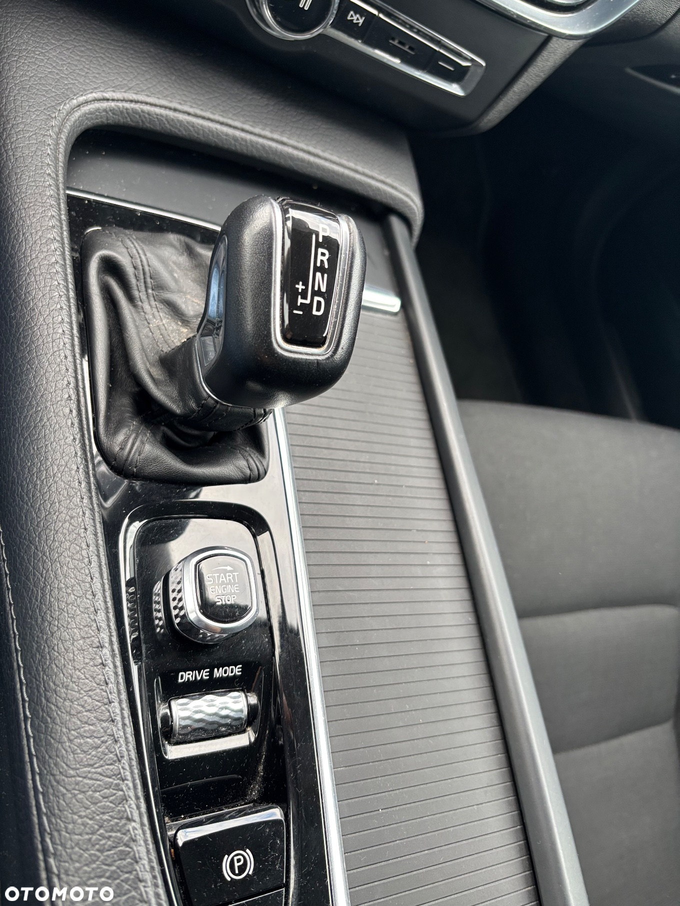 Volvo V90 D4 Momentum - 12