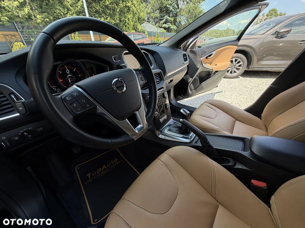Volvo V40 Cross Country D2 Momentum - 20
