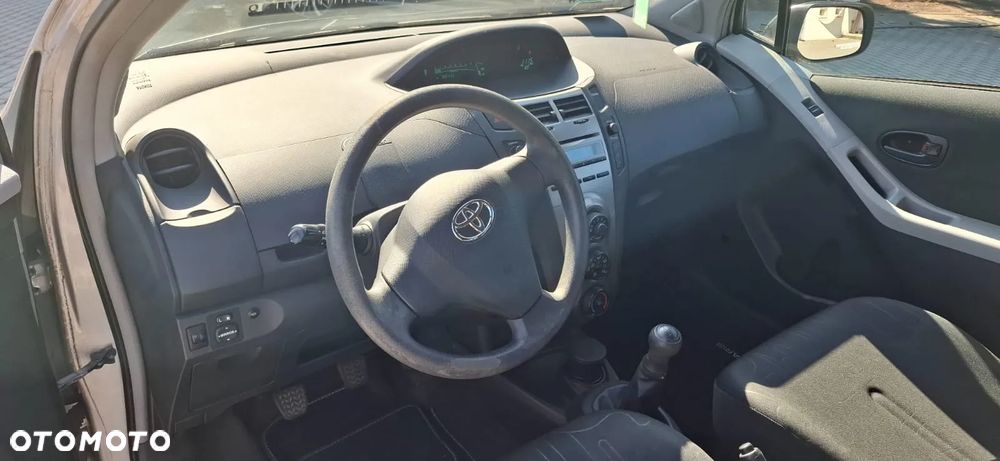 Toyota Yaris - 9