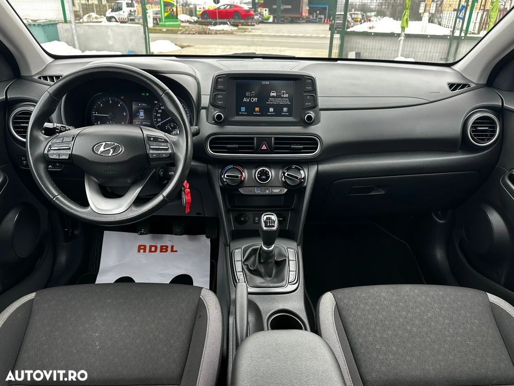 Hyundai KONA - 7