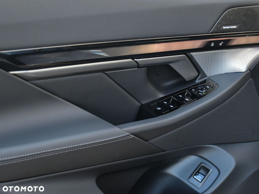 BMW Seria 5 520d xDrive - 12