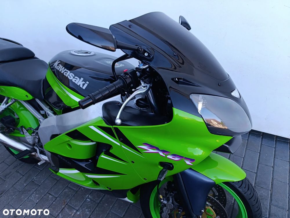 Kawasaki ZXR - 26