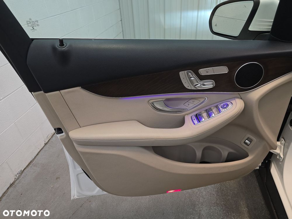 Mercedes-Benz GLC - 13