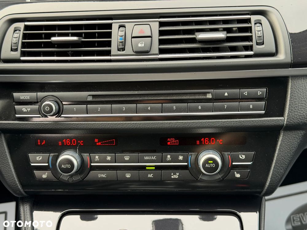 BMW Seria 5 520d Luxury Line - 11