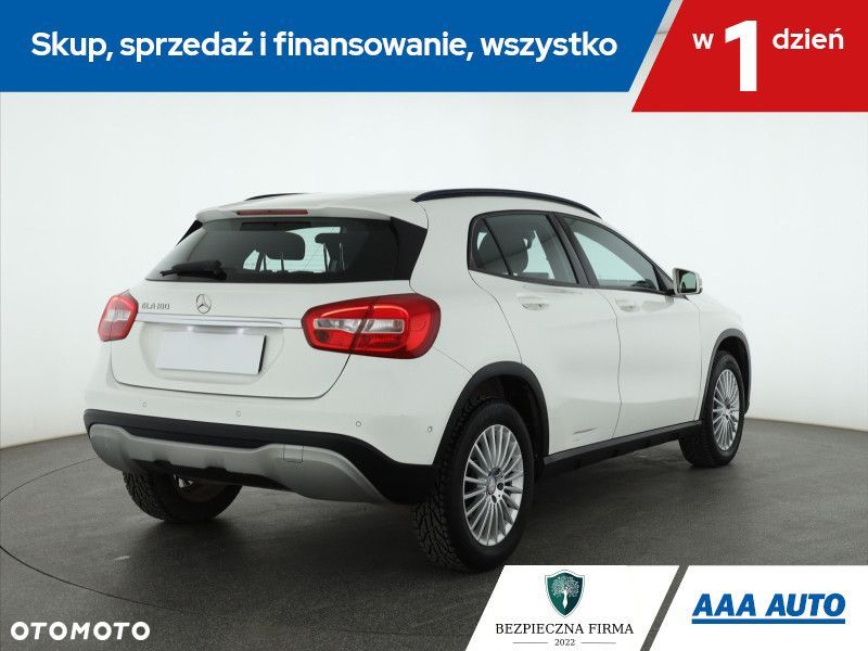 Mercedes-Benz GLA - 7