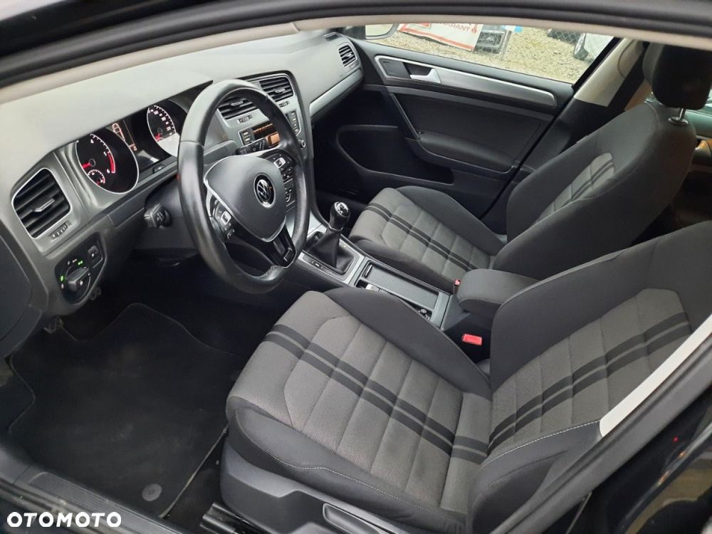 Volkswagen Golf - 16