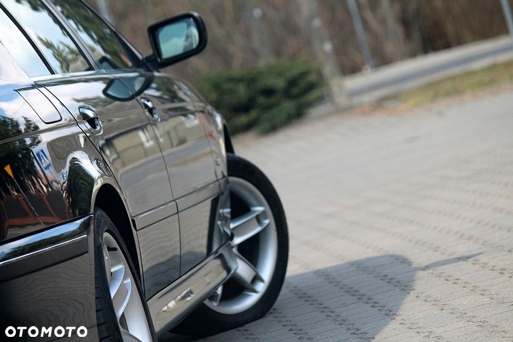 BMW Seria 5 - 25