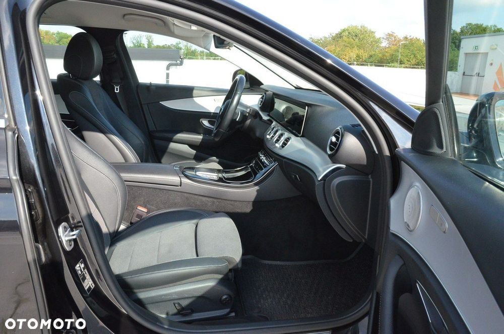 Mercedes-Benz Klasa E - 28