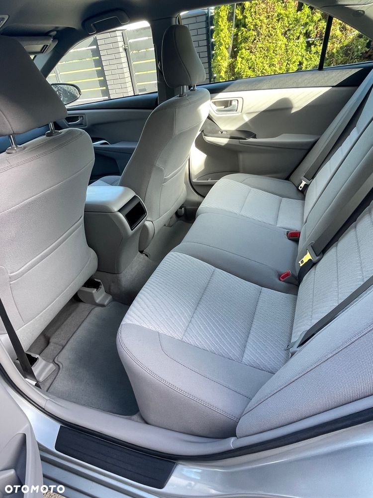 Toyota Camry - 16