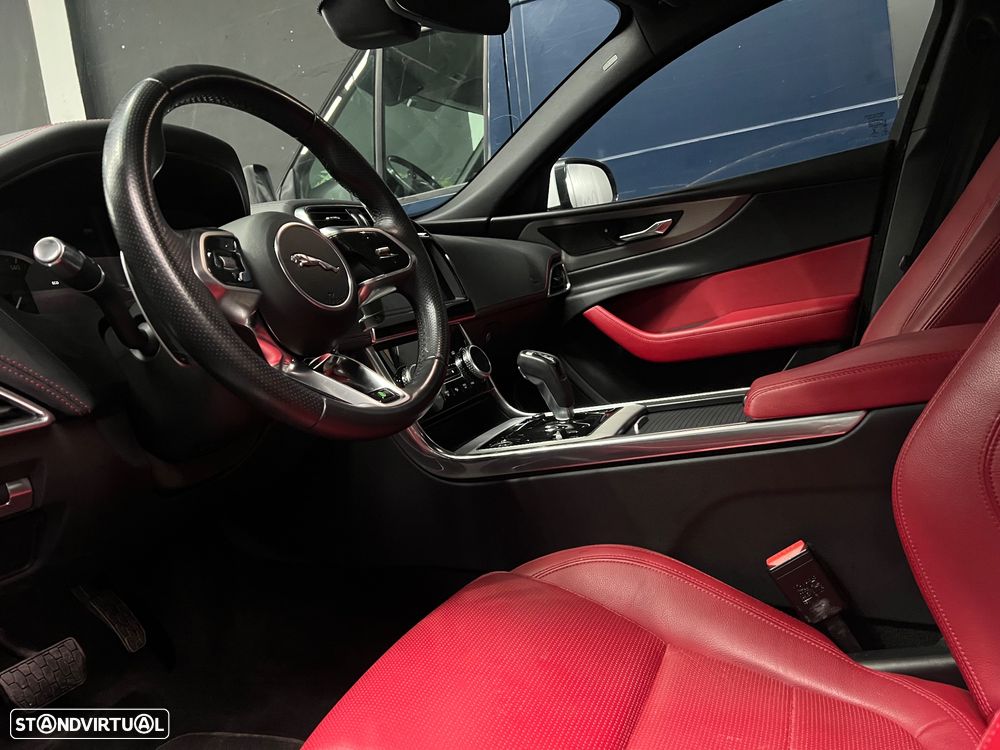 Jaguar XE 2.0 D R-Dynamic S - 29