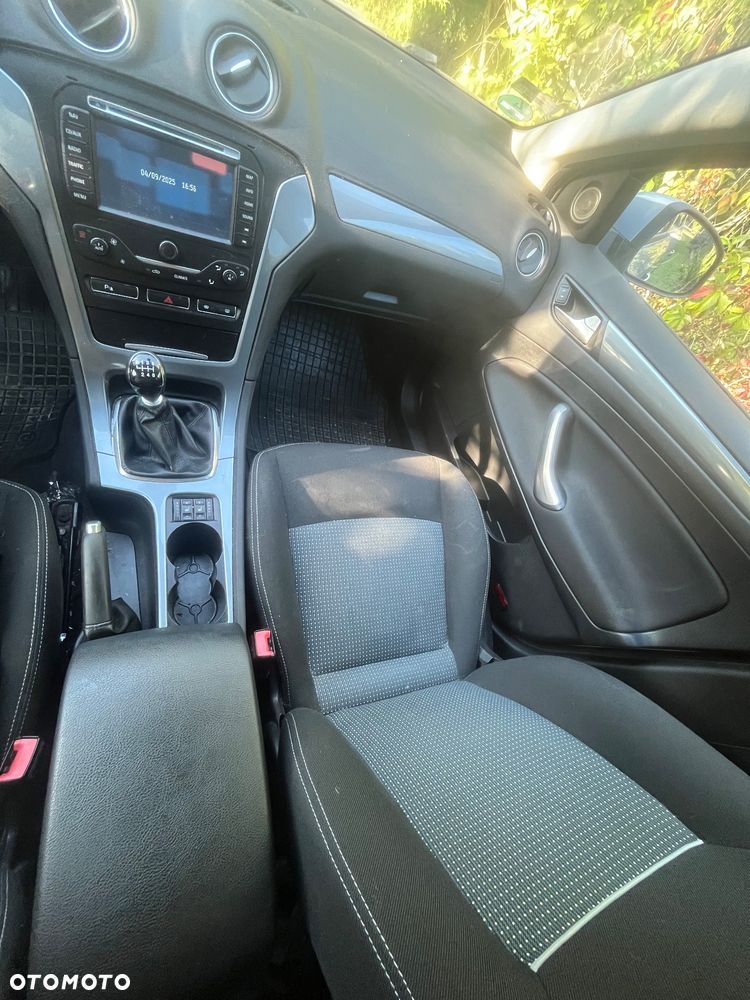Ford Mondeo - 12