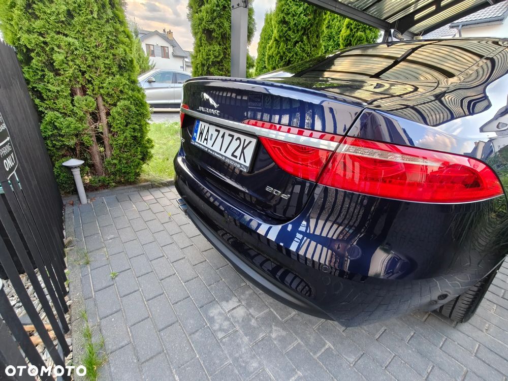Jaguar XF 2.0 i4D R-Sport - 9