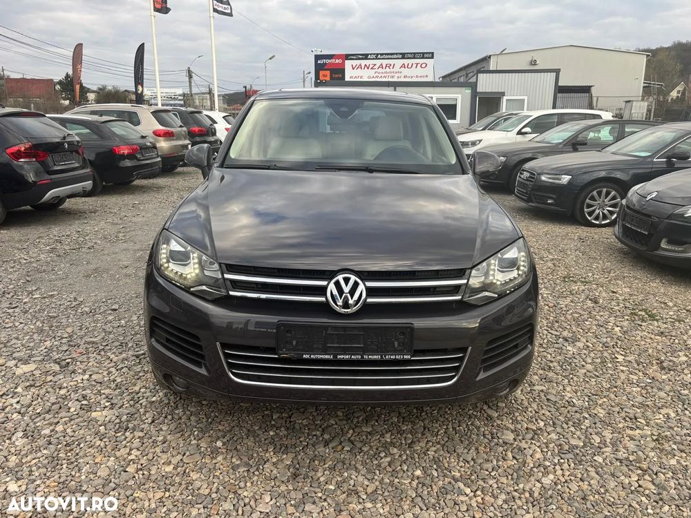 Volkswagen Touareg - 1