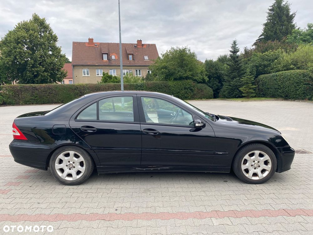 Mercedes-Benz Klasa C 180 Kompressor Classic - 8