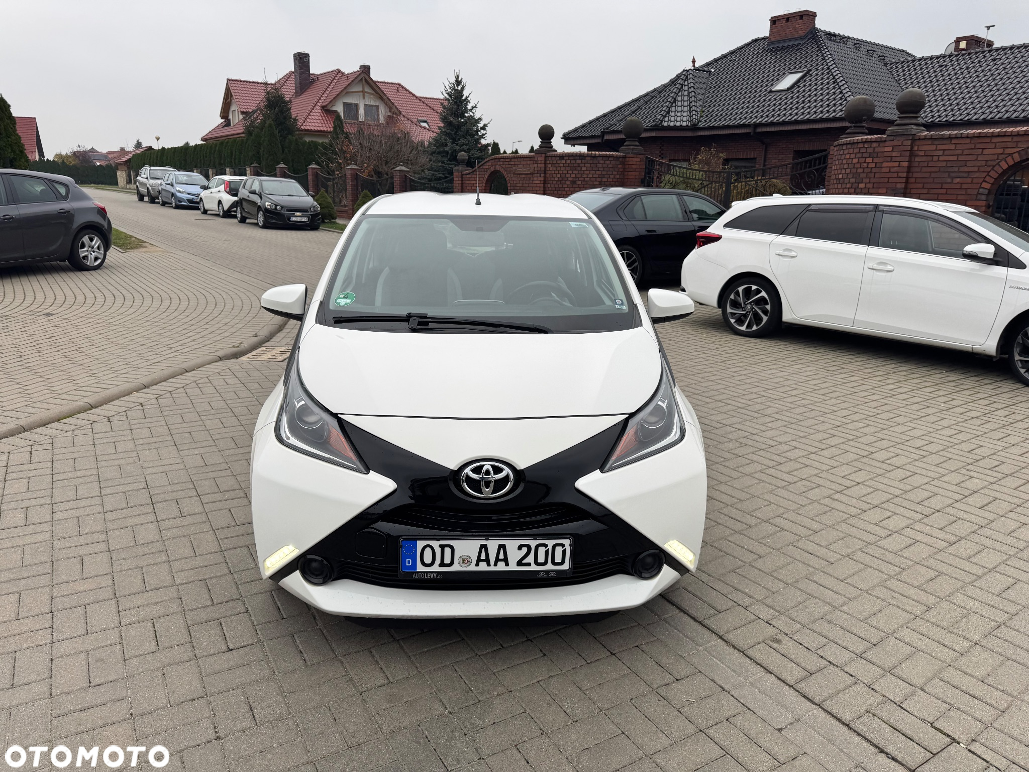 Toyota Aygo x-play - 3