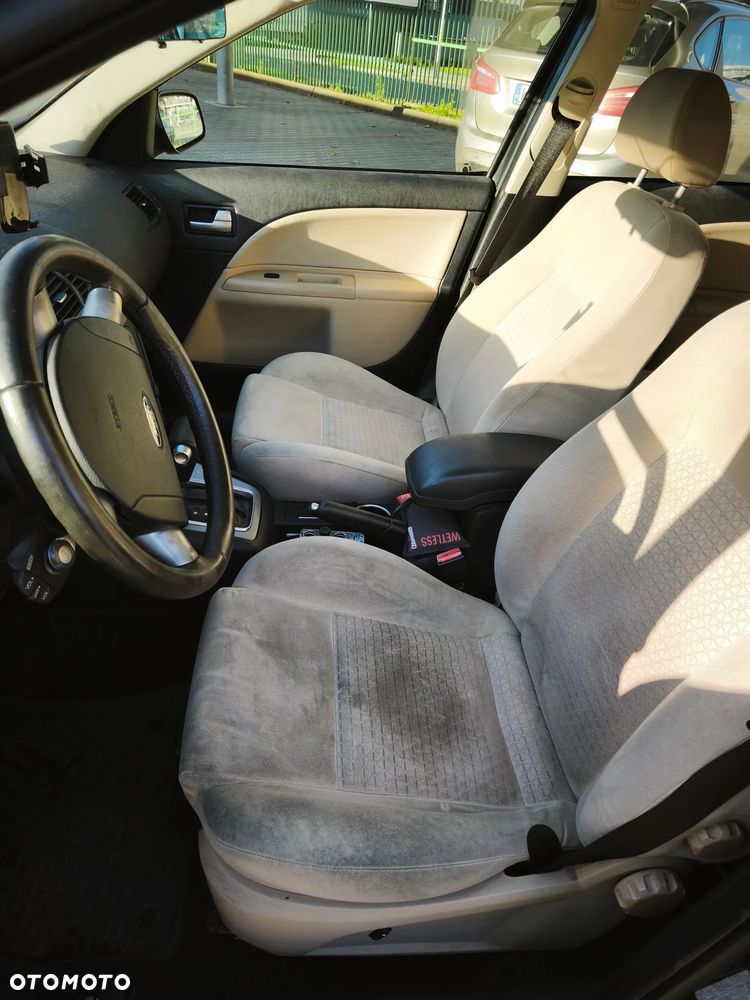 Ford Mondeo 2.0 Trend - 19