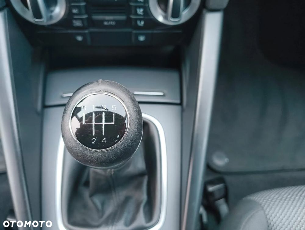 Audi A3 Sportback 1.6 TDI DPF Ambiente - 25