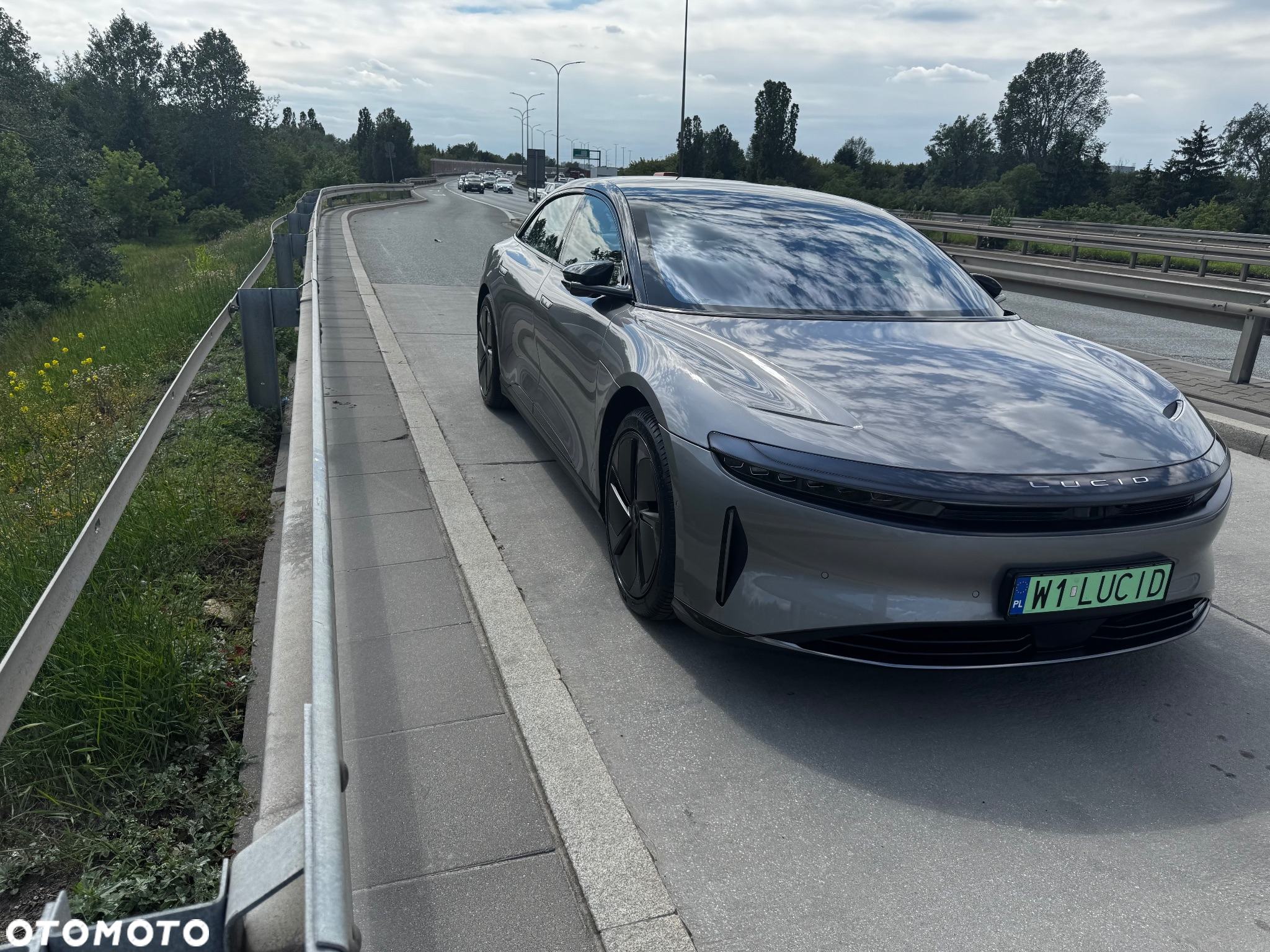 Lucid Air - 8