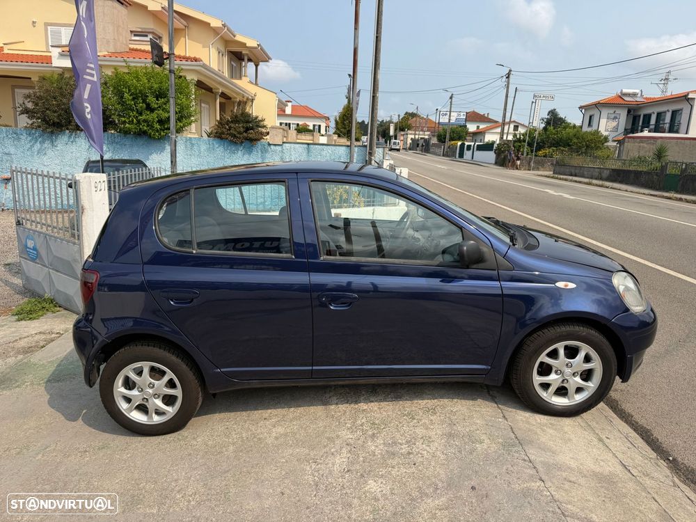 Toyota Yaris 1.0 Base - 9