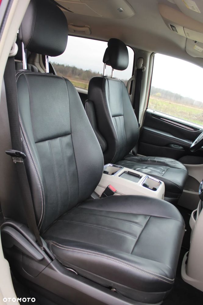 Chrysler Town & Country 3.6 Touring - 24