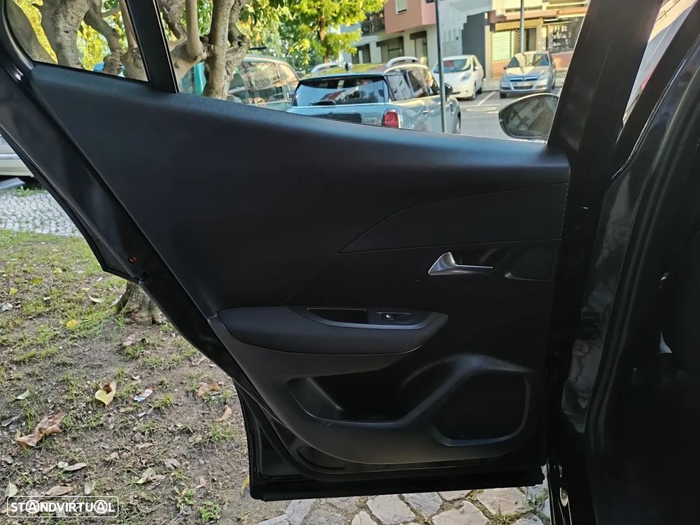 Peugeot 2008 1.2 PureTech Active - 18