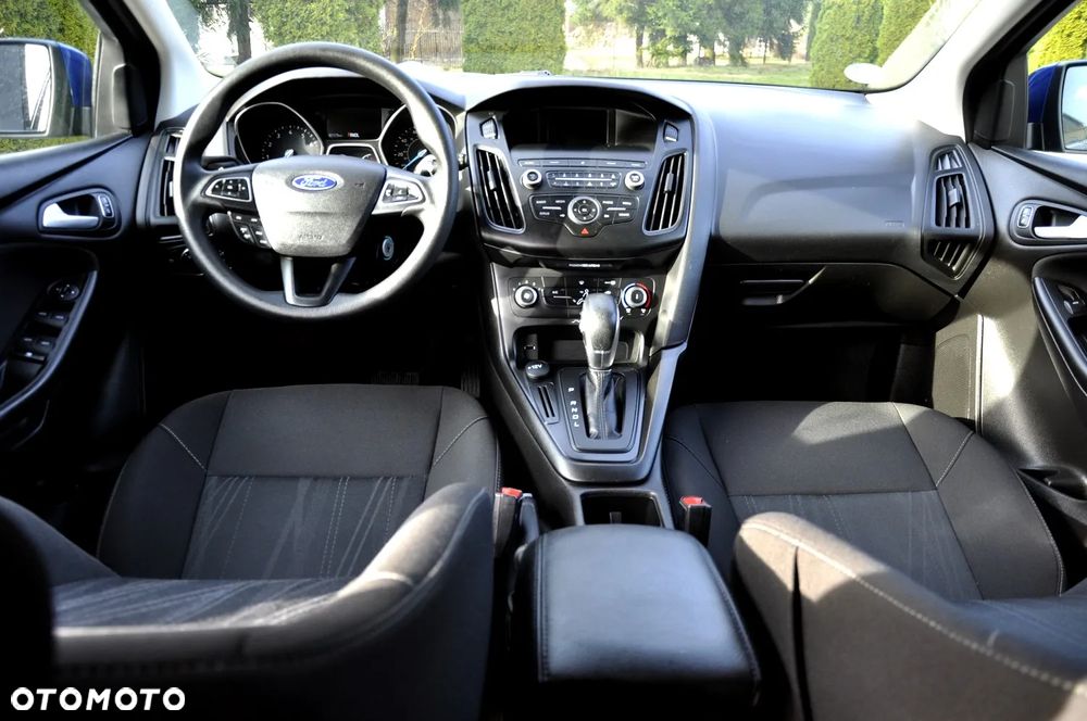 Ford Focus - 25