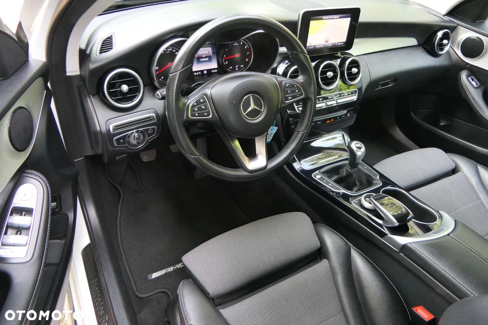 Mercedes-Benz Klasa C 180 CGI BlueEff Elegance - 17
