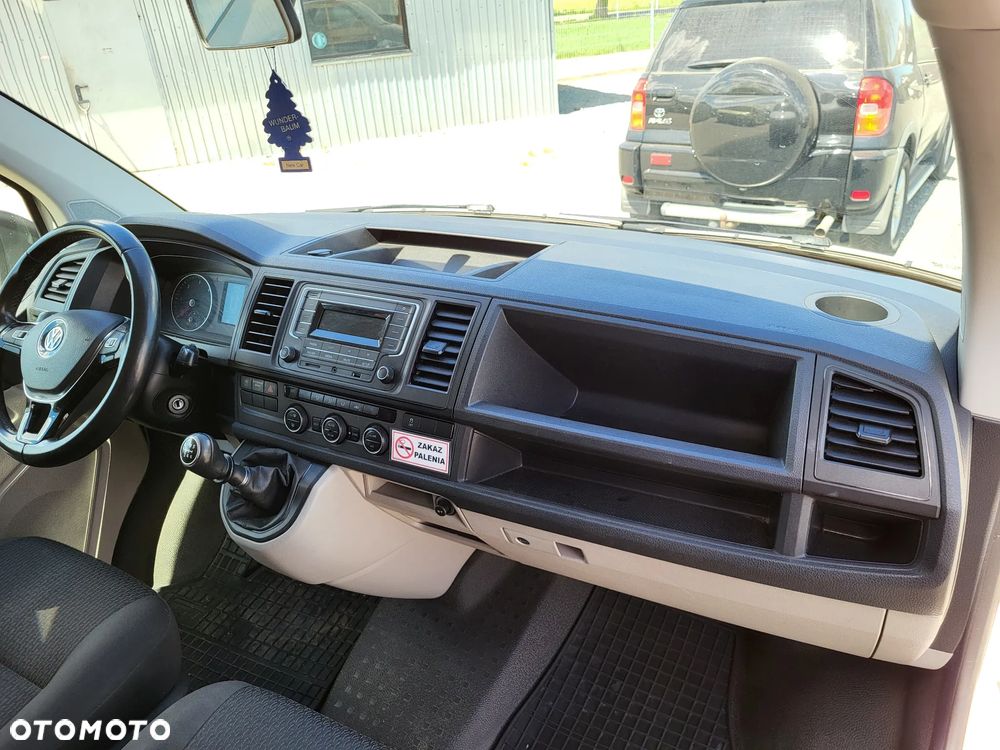 Volkswagen Caravelle - 17