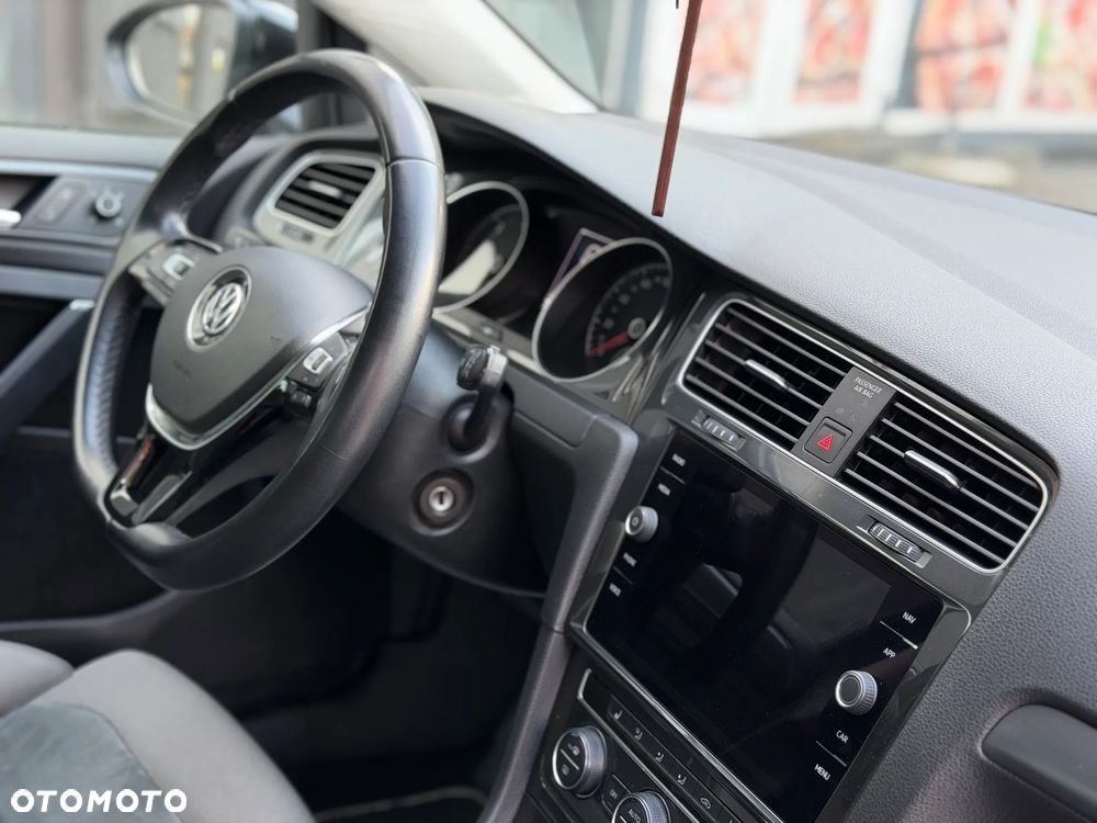 Volkswagen Golf 1.6 TDI (BlueMotion Technology) DSG Comfortline - 39