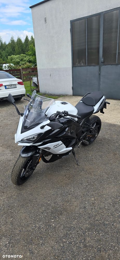 Kawasaki Ninja 1000 SX - 10