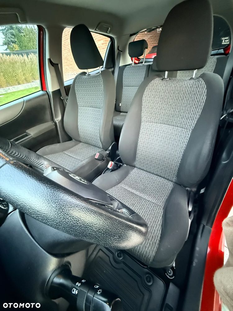 Toyota Yaris - 12
