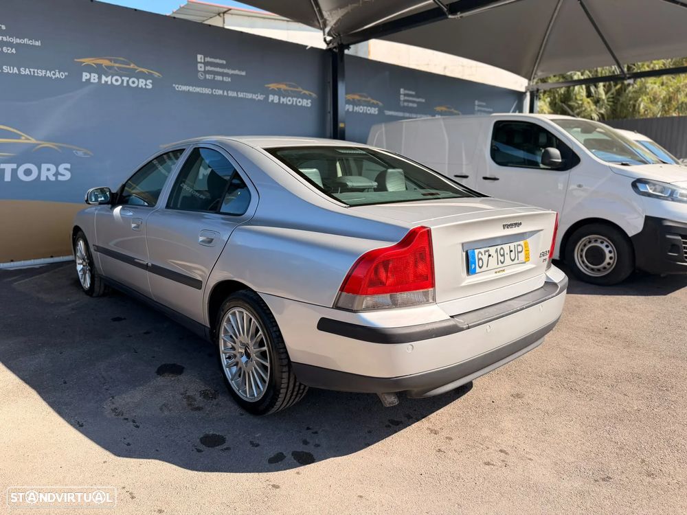 Volvo S60 2.4 D5 - 4