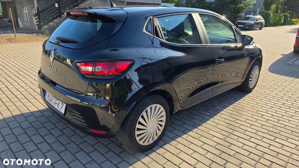Renault Clio 1.2 16V 75 Life - 6