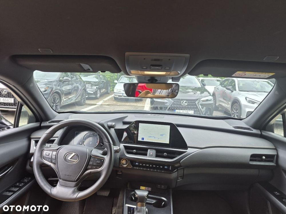 Lexus UX - 4