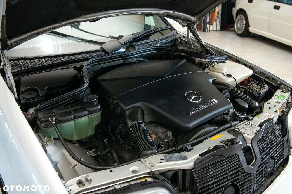 Mercedes-Benz Klasa C 43 AMG - 16