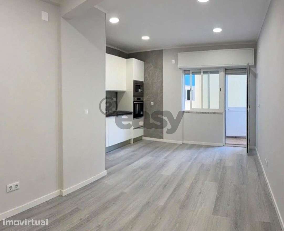 T1 muito central na Amadora remodelado - Grande imagem: 4/4