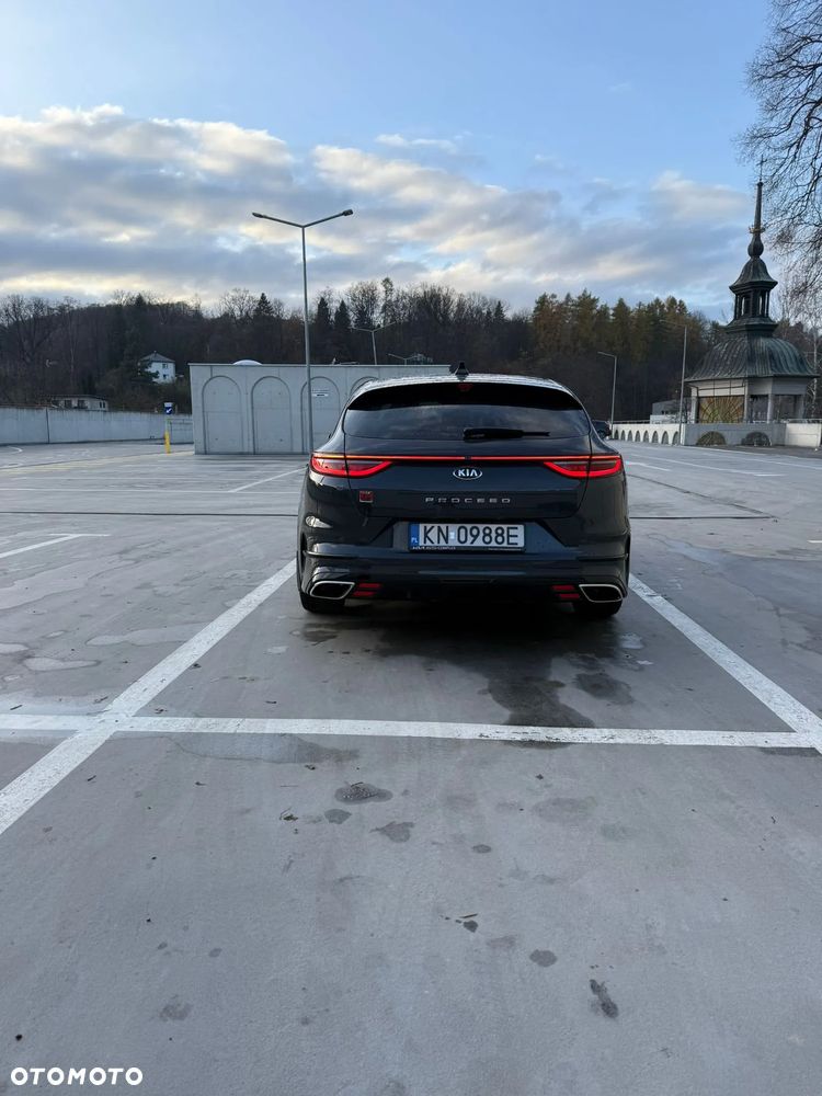 Kia ProCeed - 16