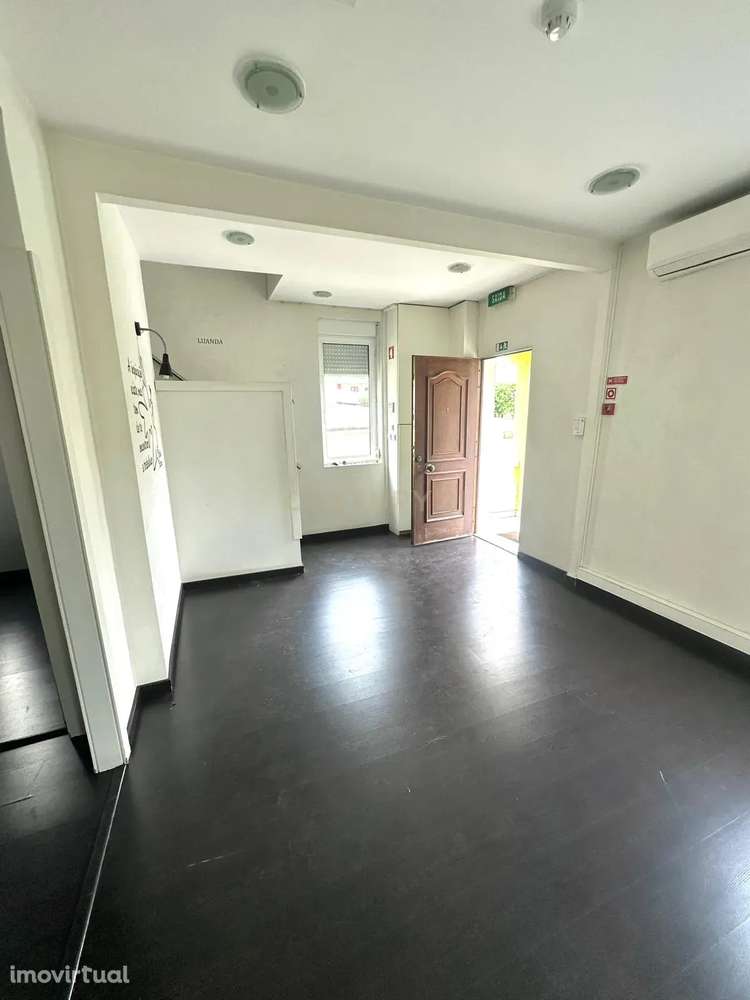 Moradia Independente para Arrendamento | Serviços | Lumiar | Lisboa - Grande imagem: 2/27