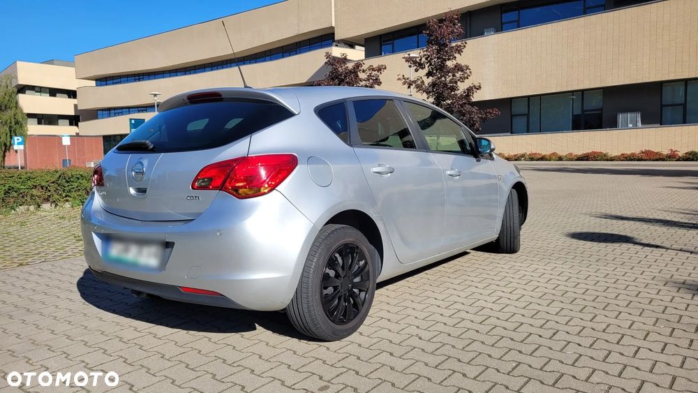 Opel Astra 1.7 CDTI Cosmo - 9