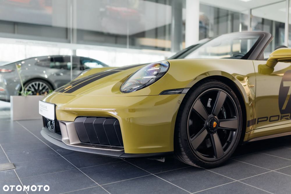Porsche 911 Carrera T-Hybrid Spirit 70 - 15