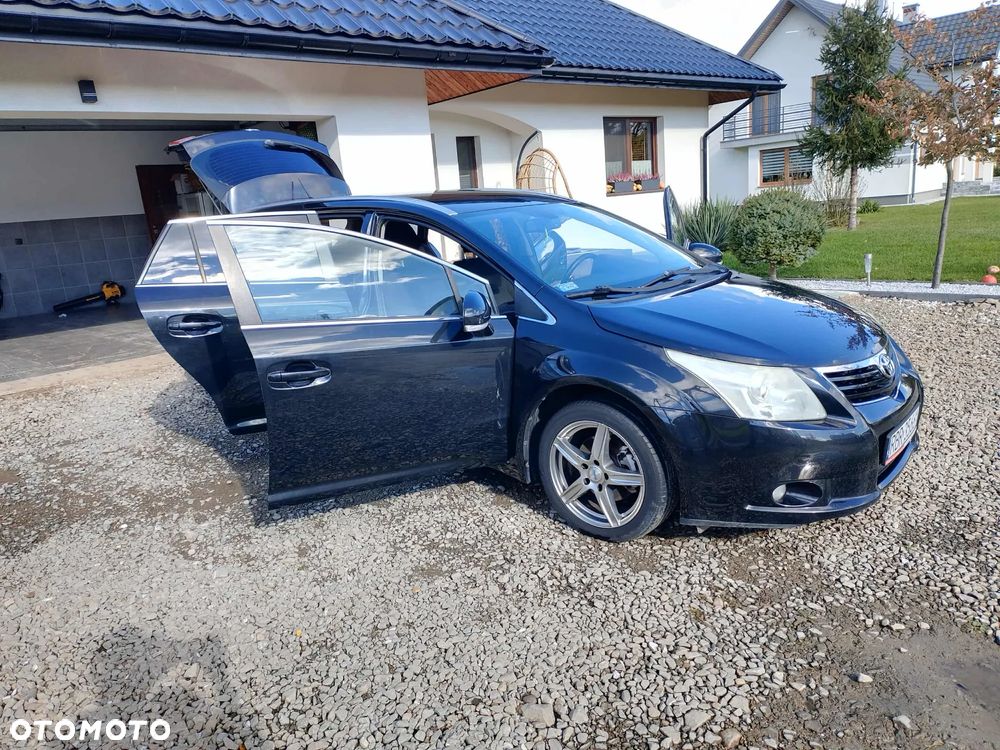 Toyota Avensis Combi 1.6 Comfort - 6