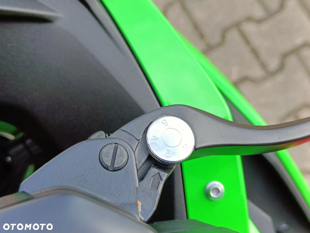 Kawasaki ZX - 16